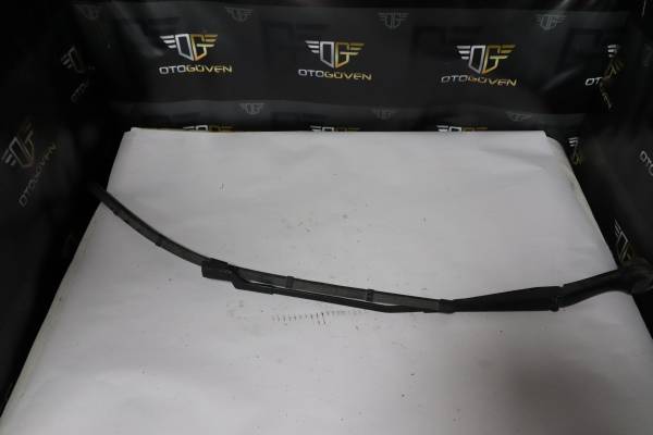 FORD CUSTOM 310 S 125 PS ÇIKMA PARÇA  ÖN CAM SİLECEĞİ